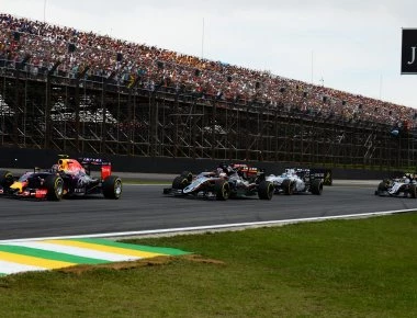 Πρωτοφανές επεισόδιο: Πιλότοι της Φόρμουλα 1 πιάστηκαν στα χέρια (βίντεο)